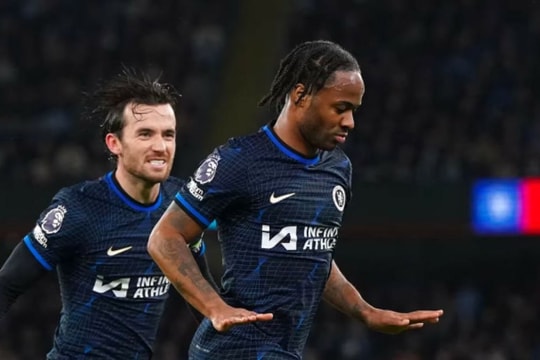 Chelsea cắt mạch bất bại của Man City