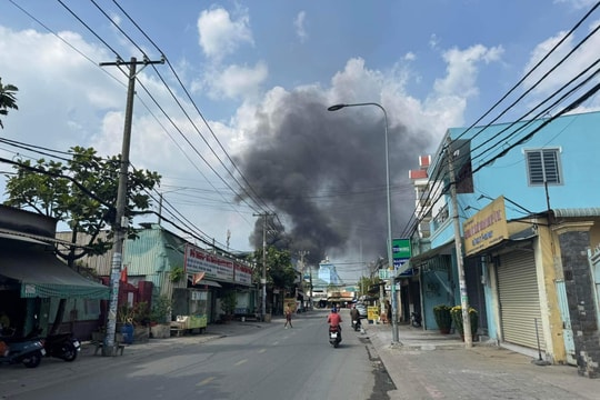 Cơ sở xay keo bốc cháy trong ngày khai trương