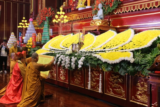 Hàng vạn Phật tử và du khách đến khai hội Xuân Yên Tử 2024