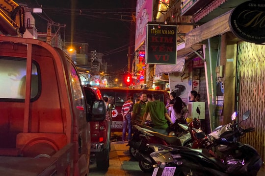 Cháy nhà trong hẻm, bé trai 8 tuổi tử vong