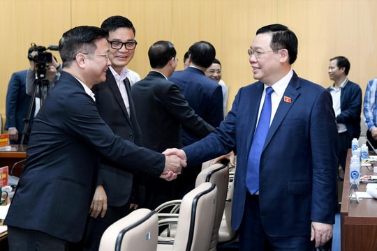Chủ tịch Quốc hội Vương Đình Huệ thăm và làm việc với Bộ Y tế