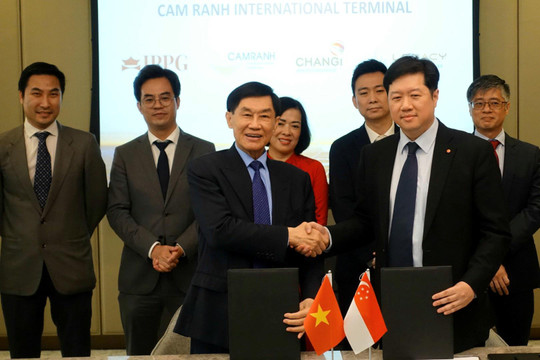 Hai sân bay Cam Ranh và Changi Singapore hợp tác chiến lược