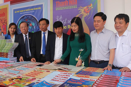 Thanh Hoá: Sinh động Hội báo Xuân Giáp Thìn tại huyện Hoằng Hóa