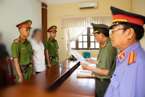 Bắt tạm giam Giám đốc Văn phòng Đăng ký đất đai tỉnh Hậu Giang