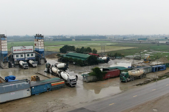 Hưng Nguyên (Nghệ An): Trạm trộn bê tông Hương Kính hoạt động gây ô nhiễm môi trường