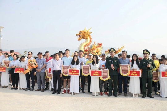 Sôi nổi 'Ngày hội Biên phòng toàn dân' tại vùng biên giới thị trấn Lao Bảo