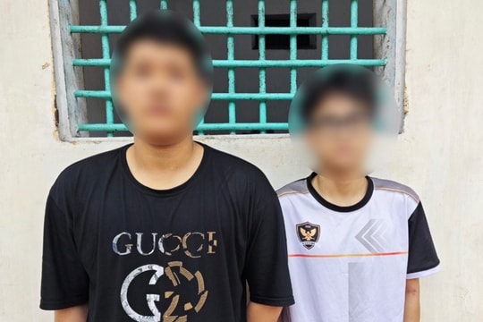Hai thanh niên cướp giật tài sản của nữ công nhân quét rác