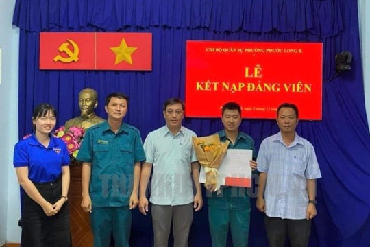 Đảng viên trẻ ước mơ được khoác lên mình màu xanh áo lính