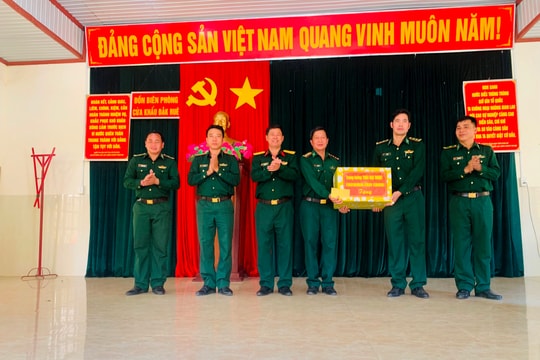 Bộ Tư lệnh Quân khu 5 đến thăm Đồn Biên phòng Cửa khẩu Đắk Ruê
