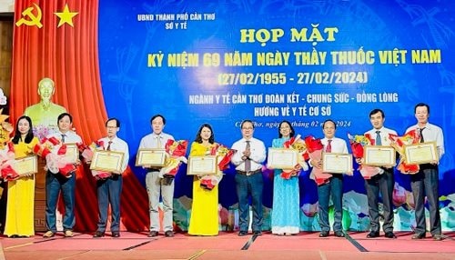 Cần Thơ: Họp mặt kỷ niệm 69 năm Ngày Thầy thuốc Việt Nam