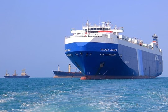 Hàng hoá vận chuyển qua kênh Suez giảm 55% khi khủng hoảng Biển Đỏ tiếp diễn