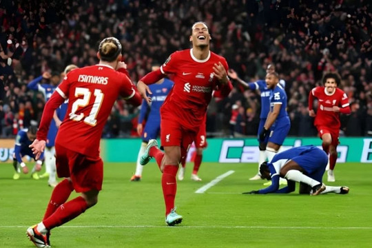 Trận chung kết đầy cảm xúc của Liverpool tại Carabao Cup