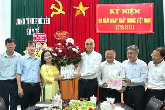 Bí thư Tỉnh ủy Phú Yên và Khánh Hòa chúc mừng 69 năm Ngày Thầy thuốc Việt Nam