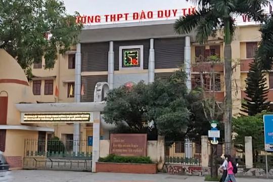 Nam sinh rơi từ tầng 4 xuống sân trường đã tử vong