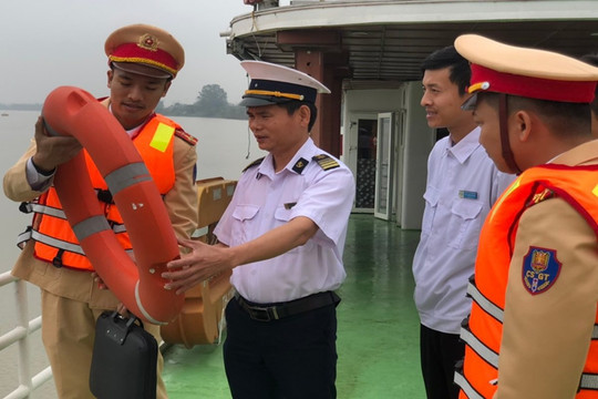 Thanh Hóa: Bảo đảm an toàn giao thông đường thủy dịp lễ hội đầu xuân