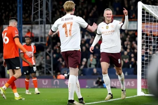 Haaland tạo kỷ lục có "một không hai" trong đại thắng của Man City