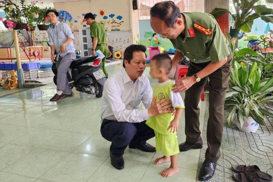 Khống chế kẻ nghi ngáo đá cầm dao xông vào trường mầm non