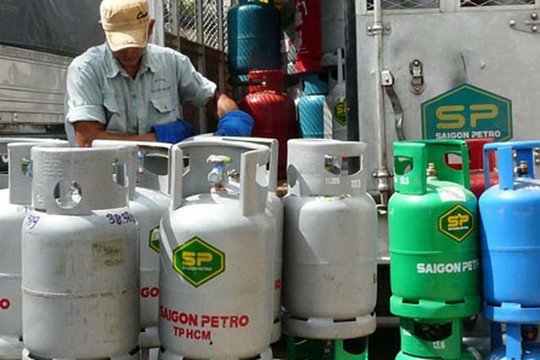 Giá gas bán lẻ trong nước tiếp tục tăng
