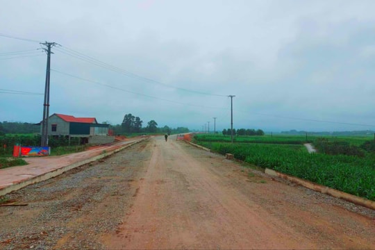 Hà Tĩnh: Phê bình Ban QLDA đầu tư XDCT giao thông tỉnh và UBND huyện Hương Khê