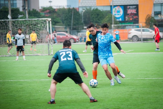 Giải bóng đá Mùa Xuân lần thứ VI diễn ra sôi nổi