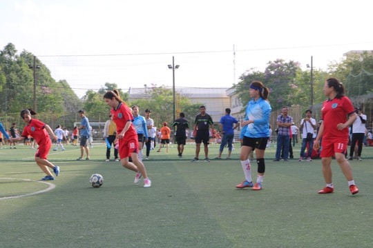 Sôi nổi giải bóng đá nữ TAND Cụm thi đua số X năm 2024