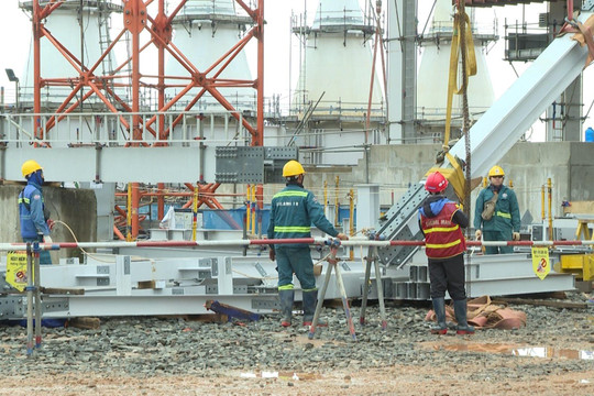 Rộn ràng trên công trường siêu dự án hơn 41.100 tỷ phía bắc Quảng Bình