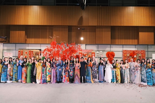Mang Tết Việt ra thế giới