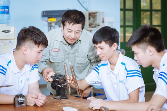 Nâng cao trình độ cho người lao động ở những ngành nghề mới