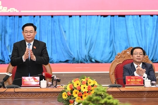 Chủ tịch Quốc hội làm việc với Ban Thường vụ Tỉnh ủy Bình Định