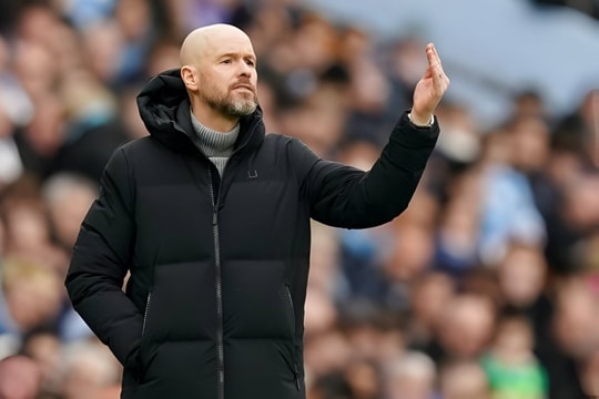 Ten Hag tự hào vì làm khó được Man City trong derby Manchester thứ 192