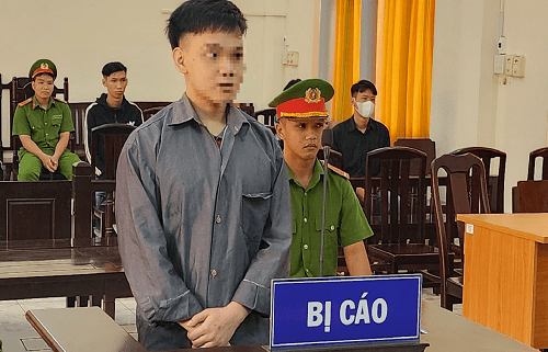 Xin súng về chụp ảnh khoe trên mạng và làm kỷ niệm