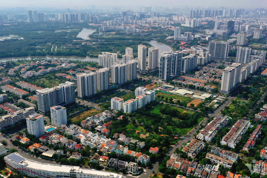 Cá nhân kinh doanh bất động sản vẫn phải nộp thuế theo quy định?