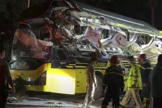 Khắc phục hậu quả vụ tai nạn giao thông đặc biệt nghiêm trọng tại Tuyên Quang