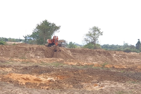 Một người dân bị xử phạt 60 triệu đồng vì hủy hoại đất do xã quản lý