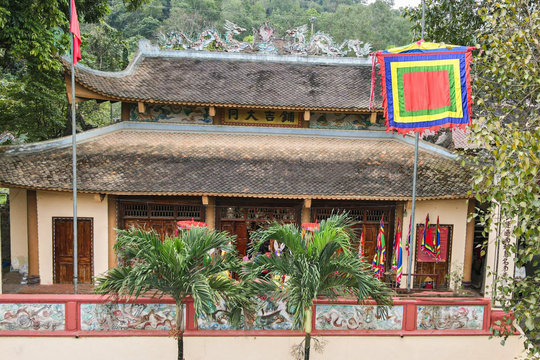 Đền Phố Cát nơi thờ Thánh Mẫu Liễu Hạnh