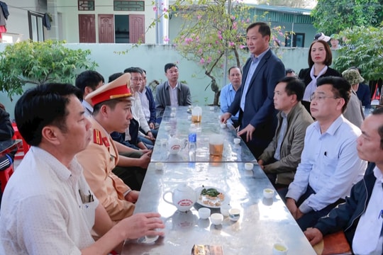 Thăm hỏi và hỗ trợ gia đình các nạn nhân tử vong do tai nạn khi đi tập thể dục