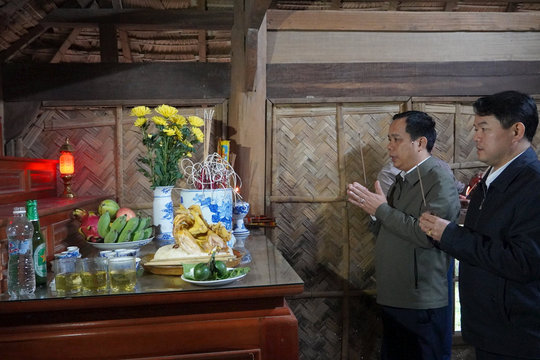 Khởi công tu bổ, tôn tạo nhà cụ Vi Văn Khang