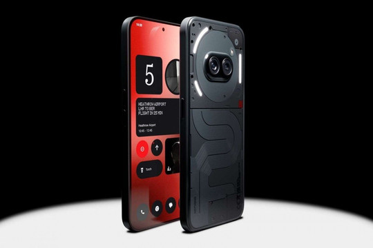 Nothing Phone (2a): Thiết kế lạ mắt, hiệu năng ấn tượng
