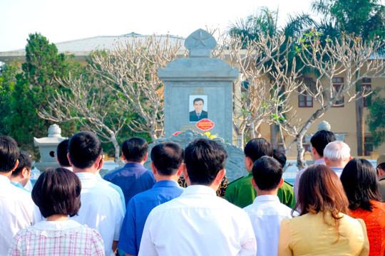 Nghệ An: Trang trọng lễ giỗ 91 năm ngày mất nhà cách mạng Lê Hồng Sơn