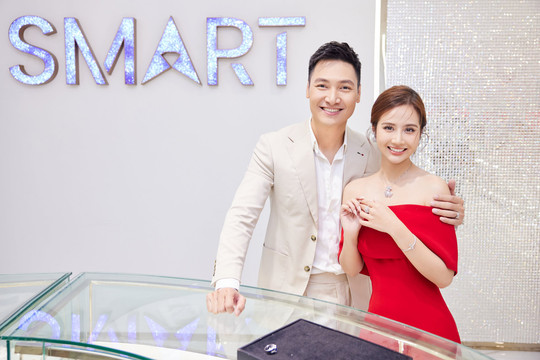 Chúng ta của 8 năm sau: Dương và Lâm bất ngờ sánh đôi ở DOJI SMART