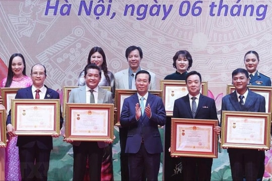 Chủ tịch nước: Chăm lo, đảm bảo các nghệ sỹ có thể sống được bằng nghề