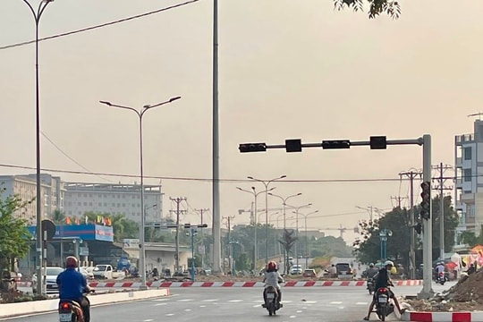 Cần Thơ: Dừng hoạt động đèn tín hiệu giao thông bất hợp lý