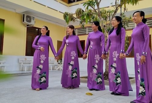 Phụ nữ TAND quận Cái Răng hưởng ứng “Tuần lễ Áo dài"