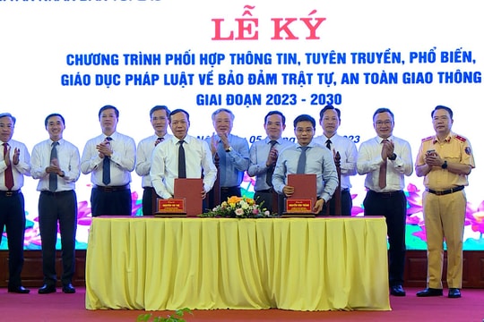 Phóng sự: Tòa án các cấp đẩy mạnh công tác tuyên truyền về trật tự an toàn giao thông