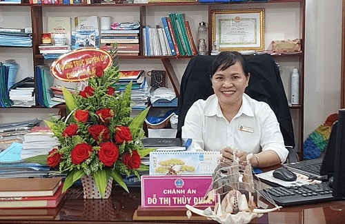 Nữ Chánh án giỏi việc nước, đảm việc nhà