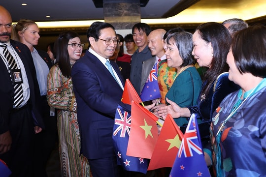 Thủ tướng Phạm Minh Chính tới Auckland, thăm chính thức New Zealand