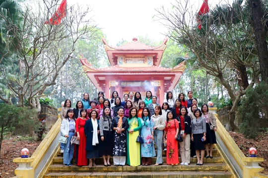Phát động phong trào phụ nữ TAND “Giữ vững kỷ cương, bản lĩnh, tự tin, đoàn kết, sáng tạo và hạnh phúc”