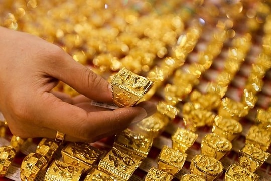 Giá vàng trong nước tăng mạnh phiên cuối tuần
