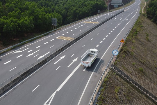 Cao tốc Cam Lộ - La Sơn sắp mở rộng sau tai nạn thảm khốc