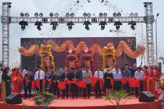 Gần 1.000 gian hàng quy tụ về hội chợ đồ gỗ ngoài trời lớn nhất tại Bình Định